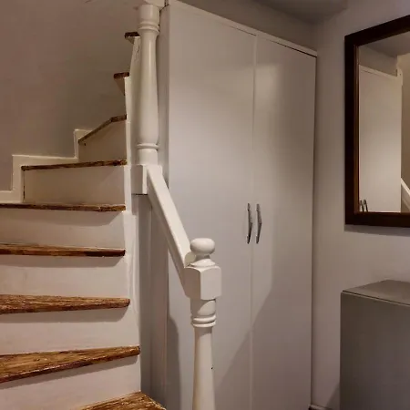 Modern Design House In The Heart Of דירה *