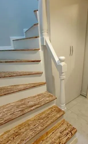Modern Design House In The Heart Of מרמריס