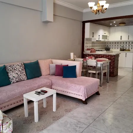 Modern Design House In The Heart Of * 马尔马里斯